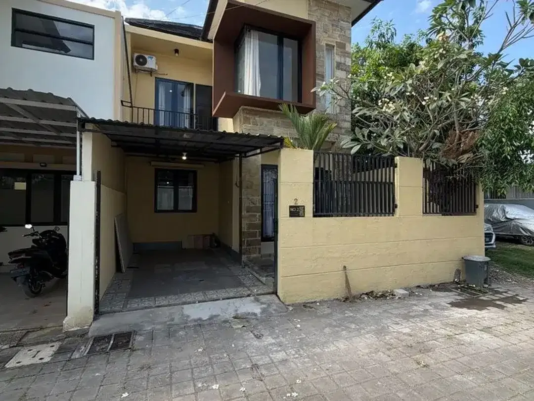 Rumah Siap Huni dengan 3 Kamar Tidur Dijual di Sanur, Dekat Pantai - Image 1 of 5