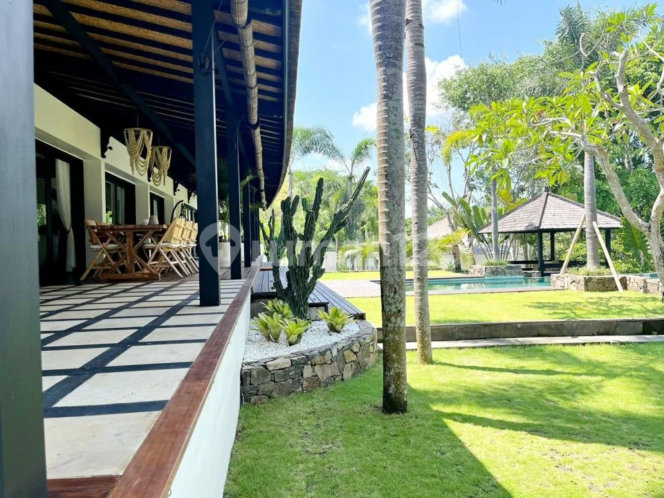 Drop Price / Turun Harga ... Luxury Villa Berada Dalam Komplek Villa Onegate System dengan Security 24Jam di Greenlot, Munggu...7 Menit ke Pantai Megening / Cemagi , 9 Menit ke Pantai Pererenan , 10 - Image 3 of 4