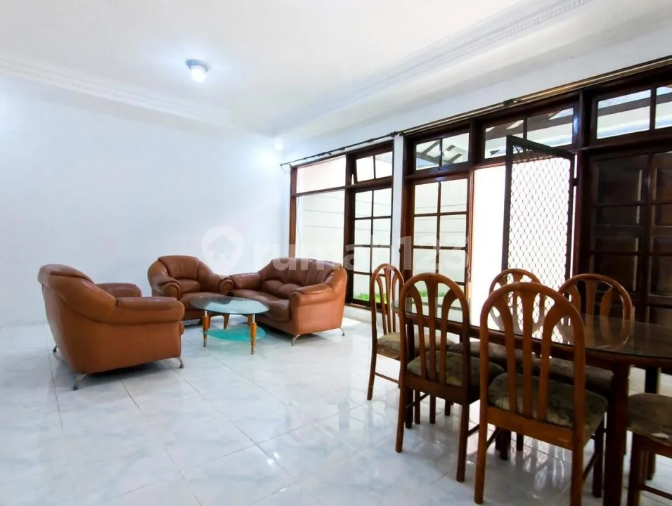 Rumah 4 Kamar Semi Furnished Lingkungan Tenang Dekat Mall Lv 21 Denpasar - Image 4 of 4