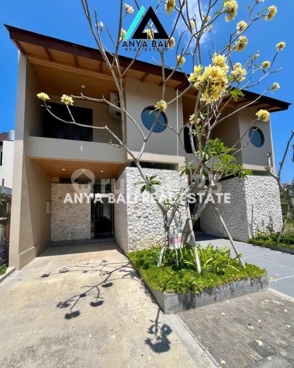 Brand New Villa Minimalis Dalam Cluster One Gate Sistem di Jimbaran Bali. - Image 2 of 4