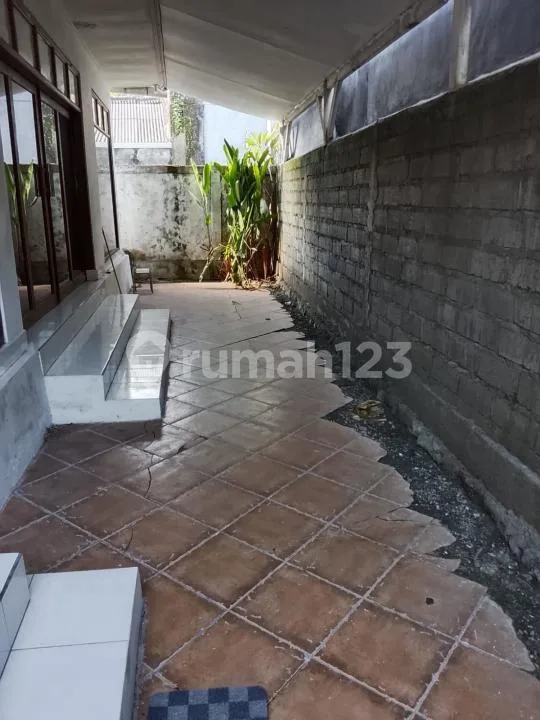 Rumah Sewa Seminyak Bali Siap Huni Dekat Wisata - Image 1 of 4