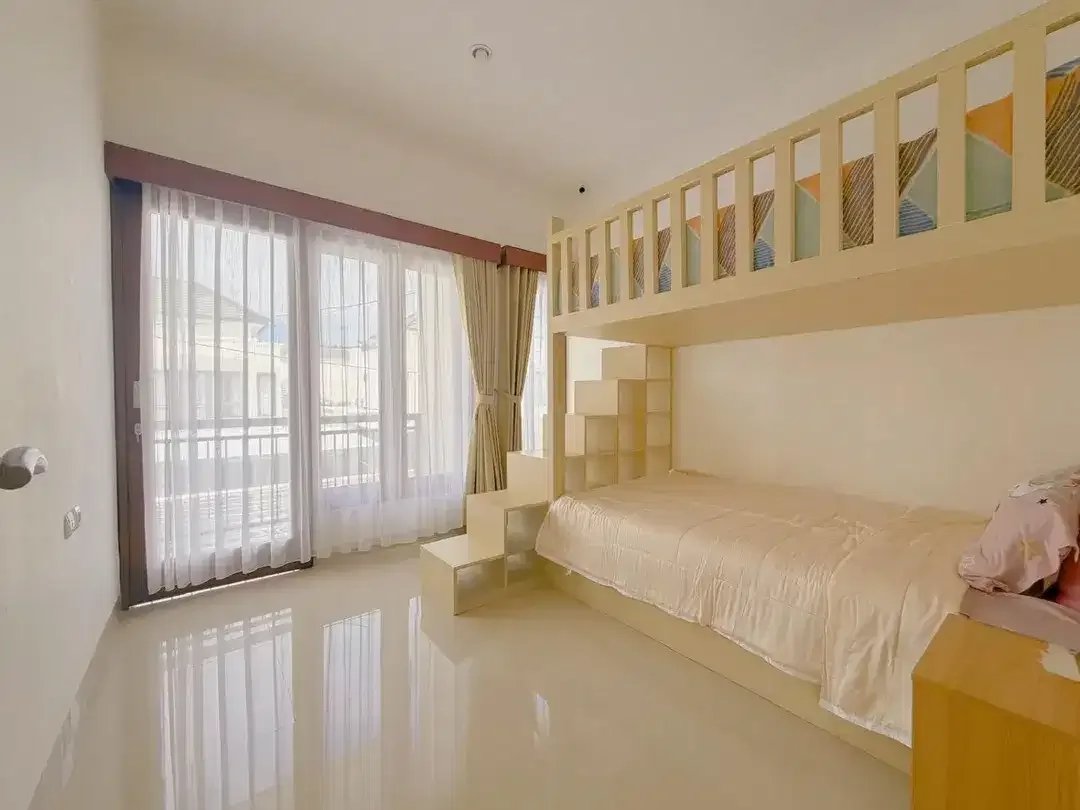 FOR RENT VILLA BARU 4 BR KAWASAN TENANG ONE GATE SECURITY DI JIMBARAN - Image 2 of 10
