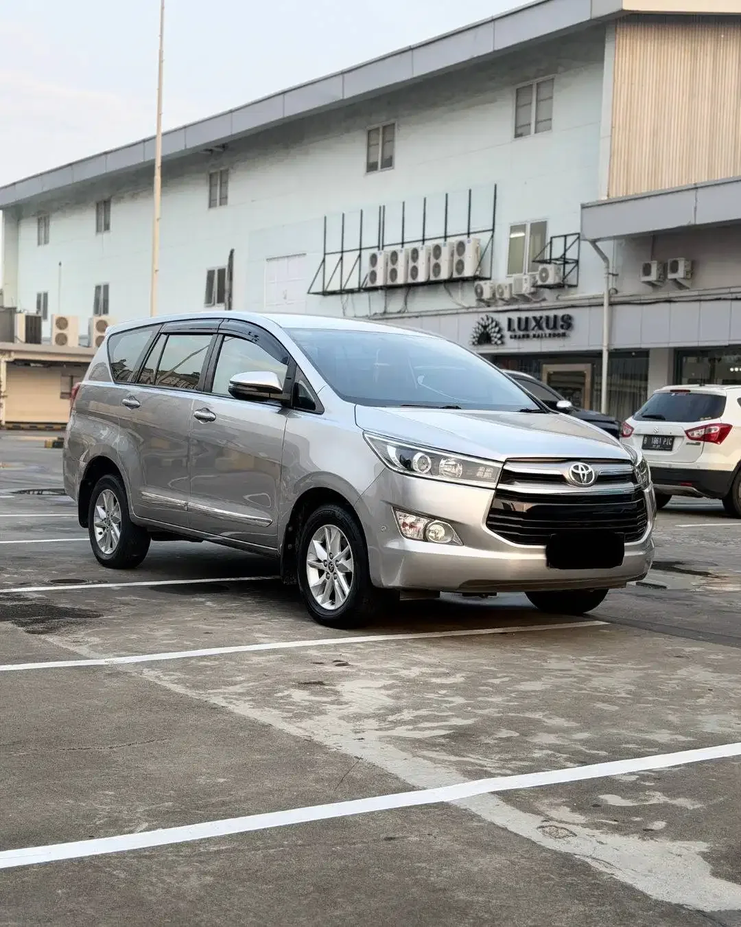 TOYOTA INNOVA V 2.4 DIESEL A/T 2020 - Image 5 of 10