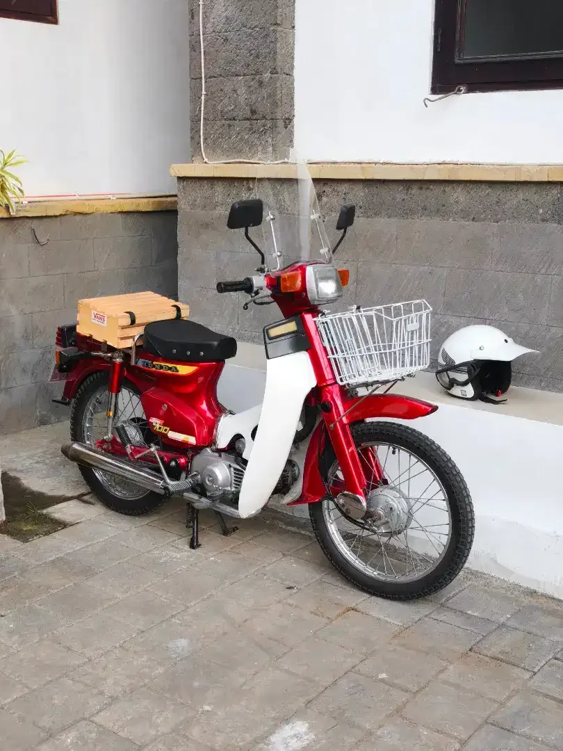 HONDA SUPERCUB C700 - Image 1 of 8