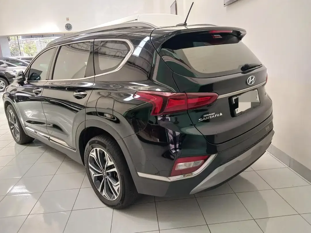 Hyundai Grand Santa Fe 2019 Hitam A/T 2.2cc - Image 5 of 7