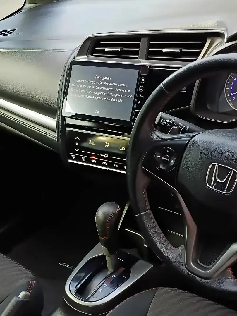 HONDA JAZZ RS FACELIFT LAST EDITION ASLI BALI SUPER ISTIMEWA - Image 10 of 10