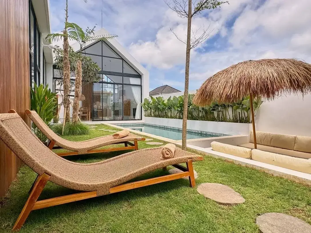 MODERN TROPICAL VILLA OCEAN VIEW IN PECATU - Image 1 of 10