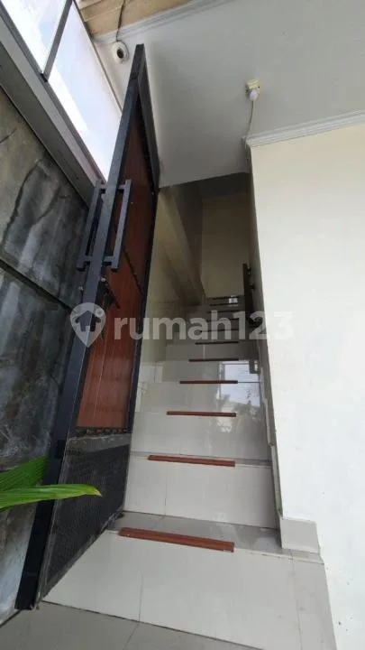 Disewakan Rumah Lt2 di Area Renon Jl Tukad Badung - Image 3 of 4