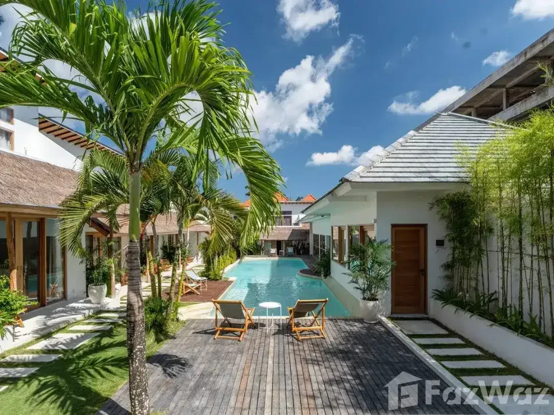 Leasehold Charming 1-BR Loft in Berawa - Canggu, Bali - Image 2 of 10