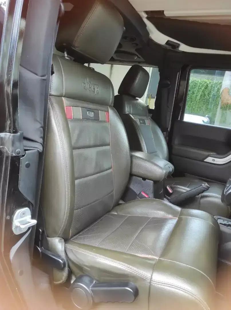 Wrangler sahara 3.8 AT 4x4 70th anniversary - Image 3 of 9