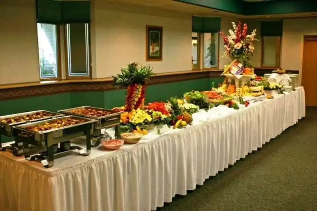 Catering prasmanan - Image 1 of 2