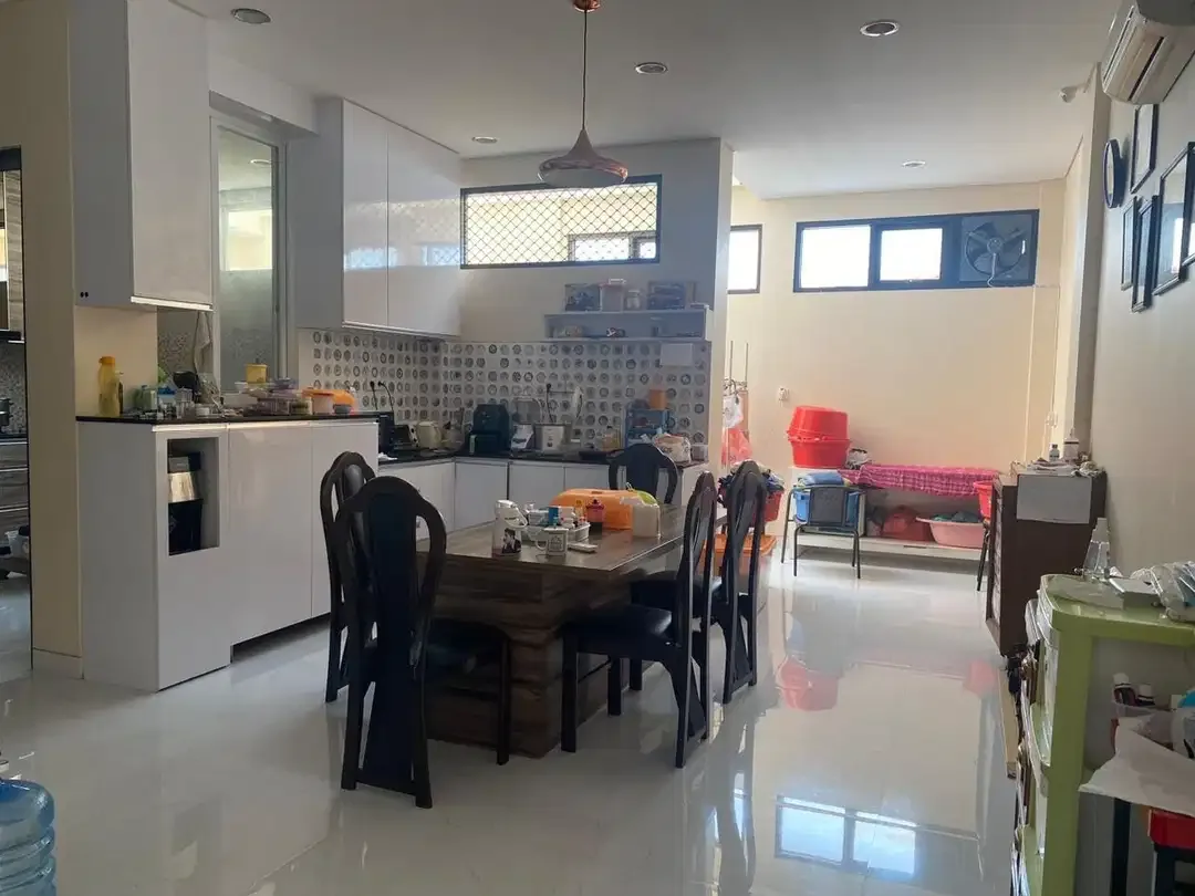 Dijual Rumah 3 Lantai Di Area Denpasar - Image 9 of 10