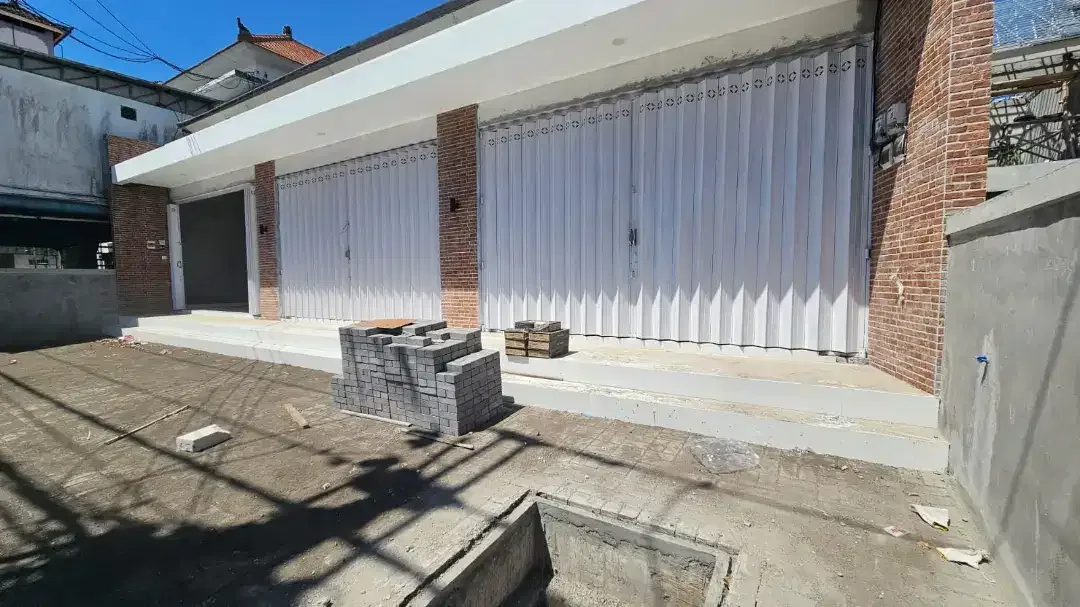 SHOP 5 x 8 DISEWAKAN DI JL RAYA KUBU ANYAR KUTA - PARKIR LUAS - Image 2 of 3