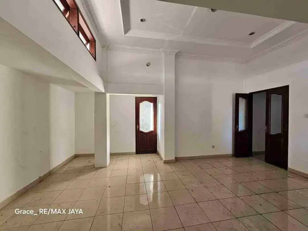 Gedung 3 Lantai Luas 12 Are di Area Bypass Sanur - Image 10 of 10