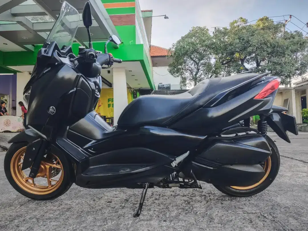 Xmax 2018 hitam - Image 3 of 5