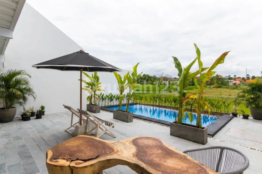 Quiet Villa Canggu Near Batu Bolong Beach, Finns Club. - Image 3 of 4
