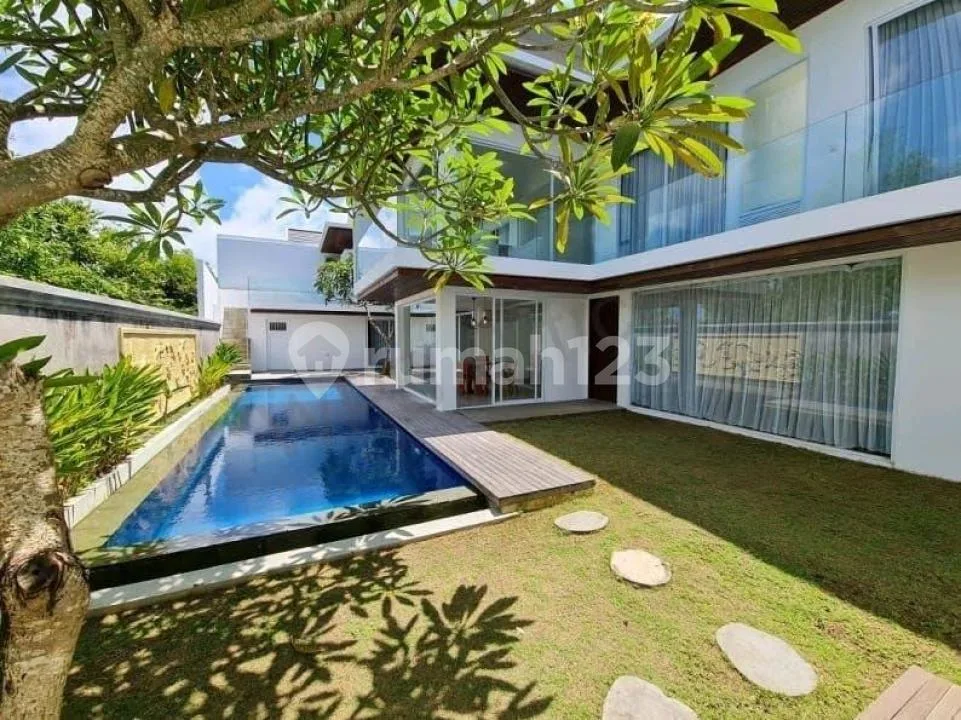 Villa Full Furnish Pool Dekat Pantai Strategis Mengelak Ungasan - Image 3 of 4
