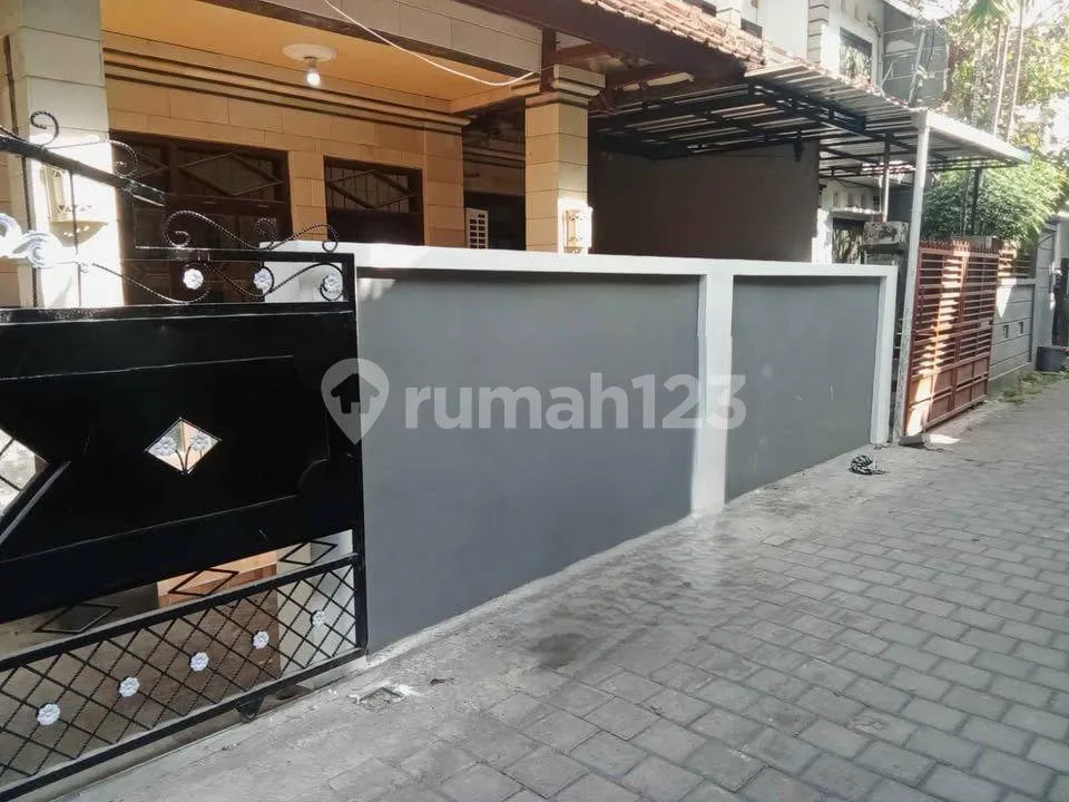 Rumah 2 Lantai dengan 3 Kamar Tidur di Denpasar Selatan Termurah - Image 1 of 4