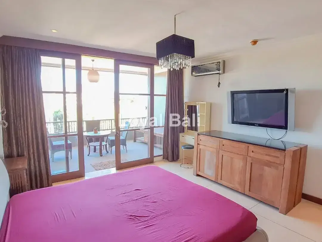 Rumah, House with Spacious rooms in Seminyak, Bali - Image 6 of 10