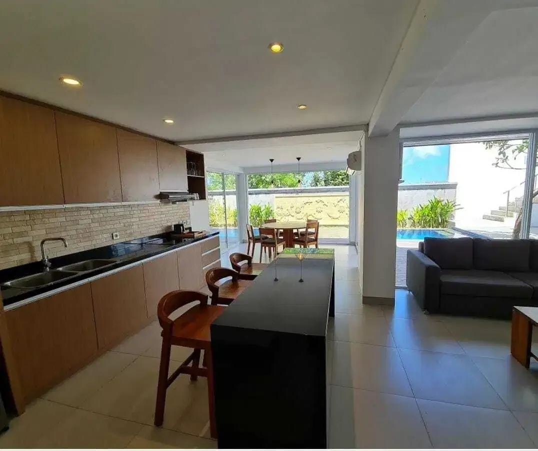 VILLA 6 BR ONE GATE Sistem DAN VIEW SUNSET LOKASI BEST UNGASAN - Image 5 of 10