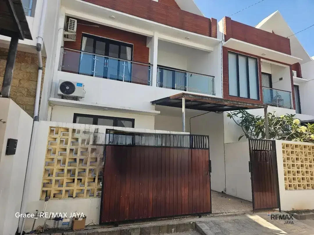 Rumah Minimalis ada Pool Dijual di Komplek Villa Privat Mumbul Benoa - Image 1 of 10