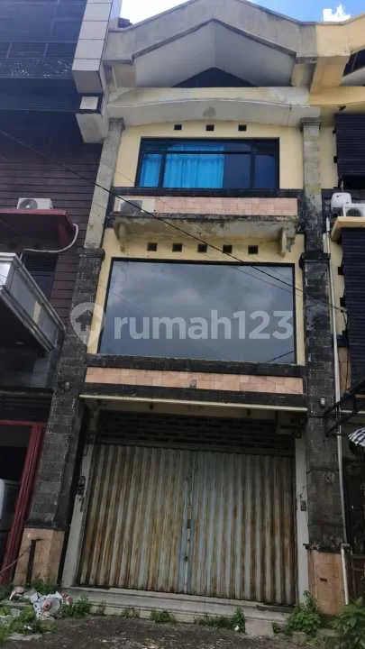 Dijual Ruko Tiga Lantai Strategis di Kuta Utara - Image 1 of 4