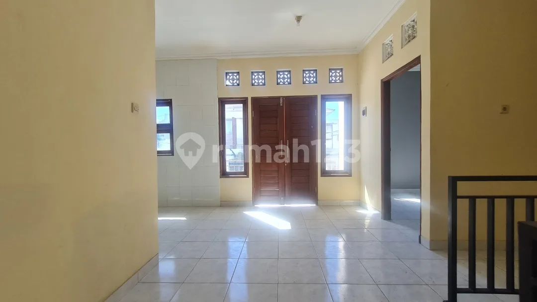 Rumah 2 Lantai di Renon - Cocok untuk Rumah Tinggal, Kantor, atau Co-Living Space - Image 3 of 4