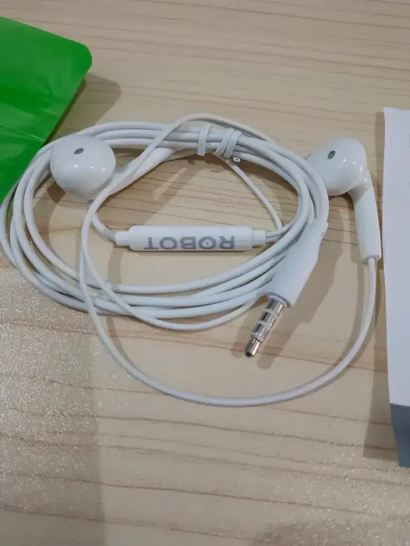 30rb BARU-Dijual Cepat Headset Merk ROBOT Earphone Bass ORIGINAL - Image 2 of 4