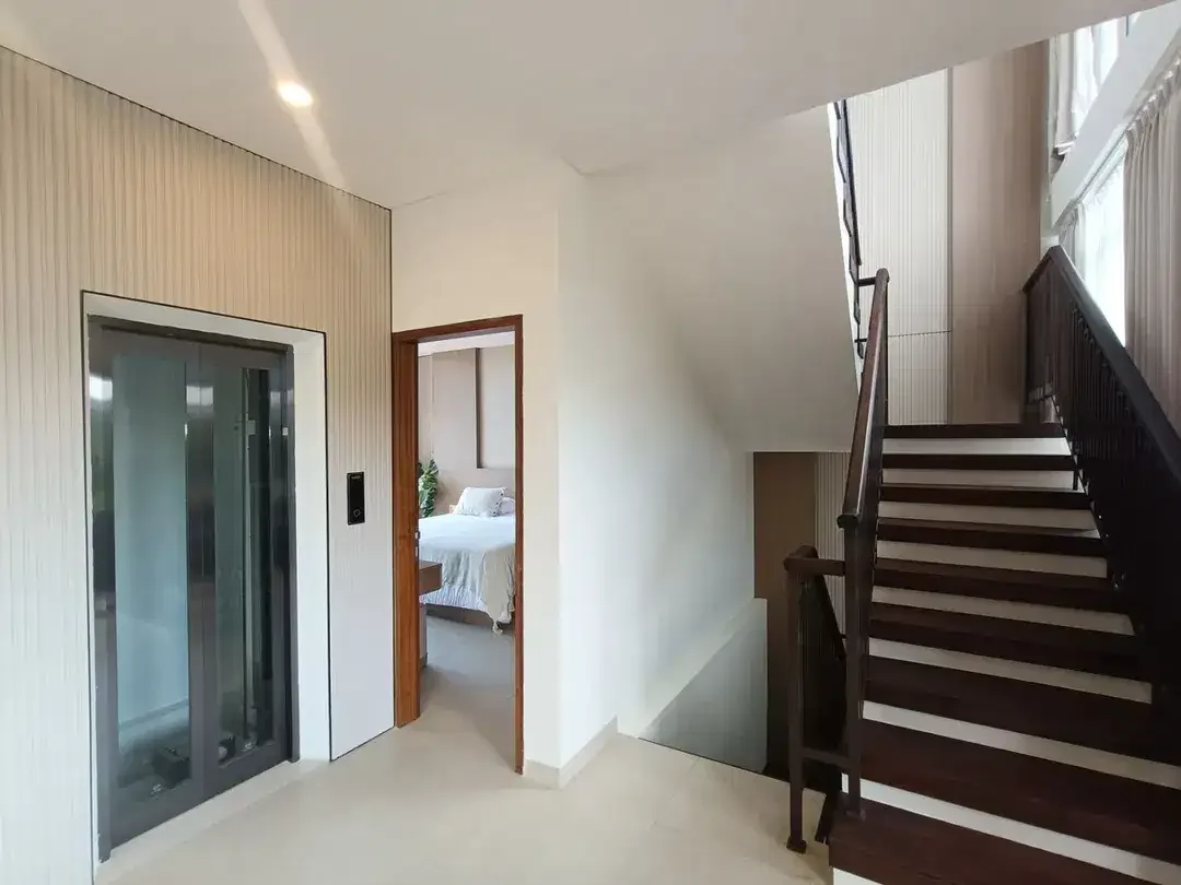 Hanya Satu Satunya di Bali! Vila Mewah Tepat di Tepi Lapangan New Kuta Golf dan Lake View! - Image 6 of 10