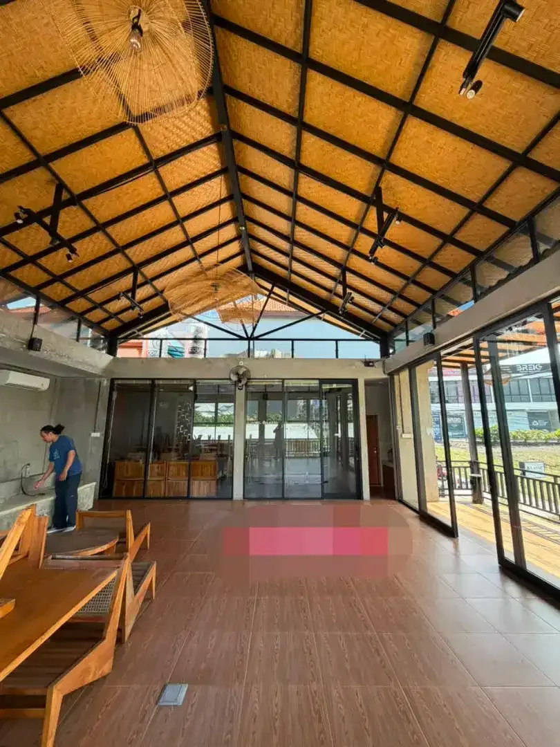 FOR RENT - EX RESTAURANT 2 FLOORS ON FAMOUS CANGGU SHORTCUT - Image 1 of 9