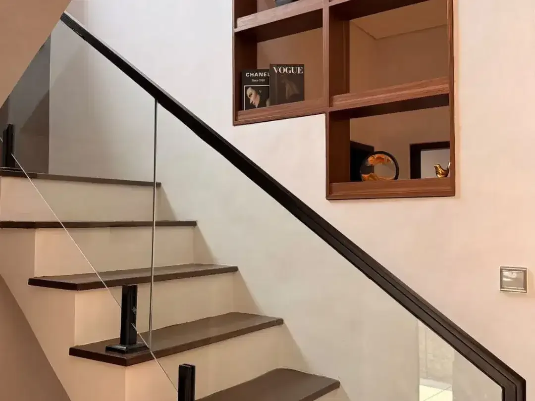 SIAP HUNI RUMAH MODERN 2 LANTAI DI GATSU BARAT DENPASAR - Image 7 of 10