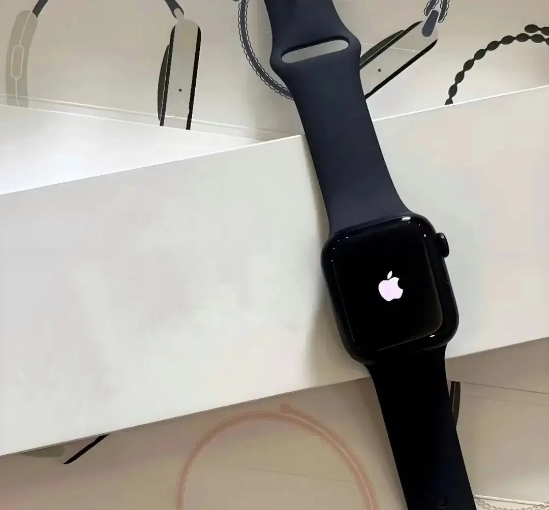 Smartwatch S11 Dengan logo apple saat on/off - Image 4 of 8