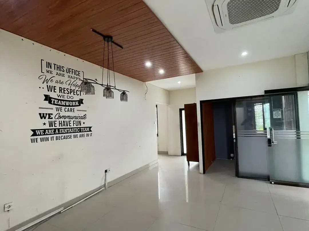 Retail space for sale in Kerobokan, Bali - Image 2 of 10