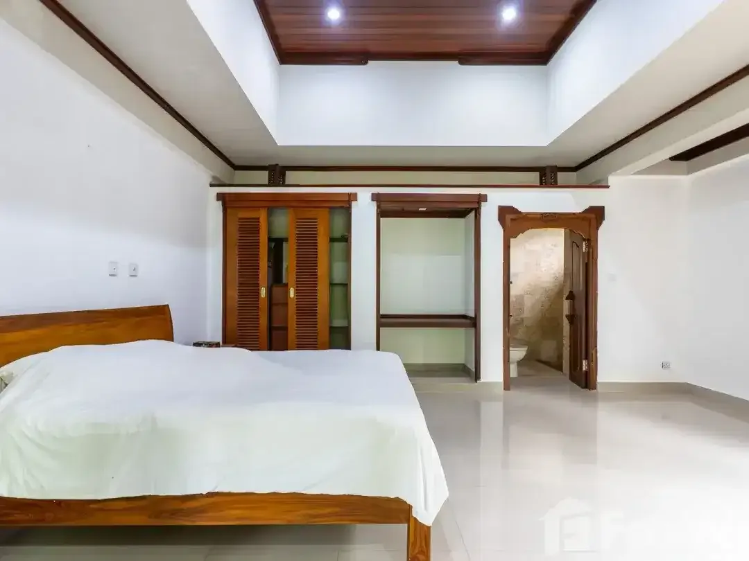5 Bedroom Villa for sale in Kediri, Bali - Image 9 of 10