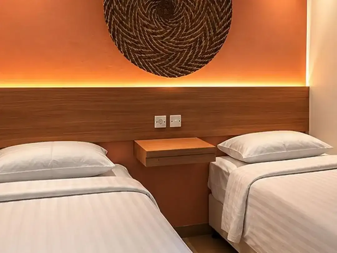AMR-093.SRC | For Monthly Rent – 2-Bedrooms Suite Apartment in Legian Kuta - Image 6 of 10