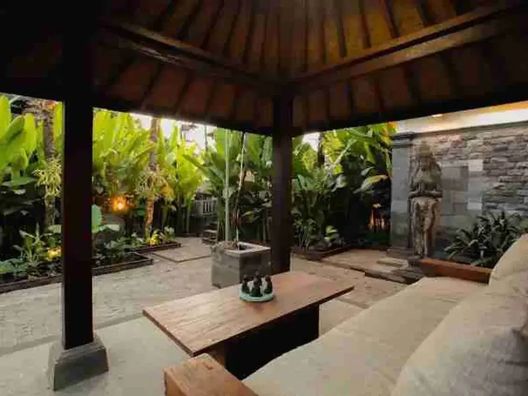 Comfy tropical Villa Abianbase Mengwi Bali - Image 6 of 10