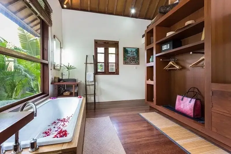 Villa Tropical kawasan Pantai Jimbaran - Image 8 of 10