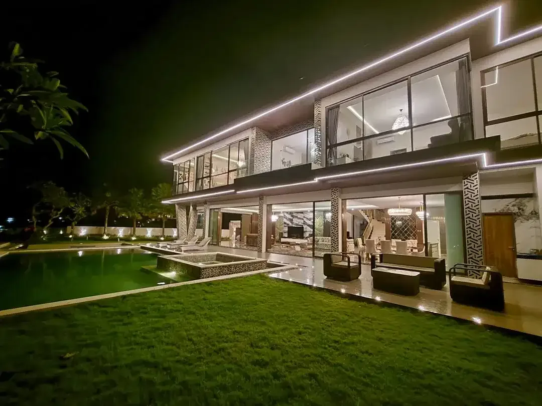 4 Bedrooms Luxury Spektakuler Unblock View Villa di Jimbaran - Image 1 of 10