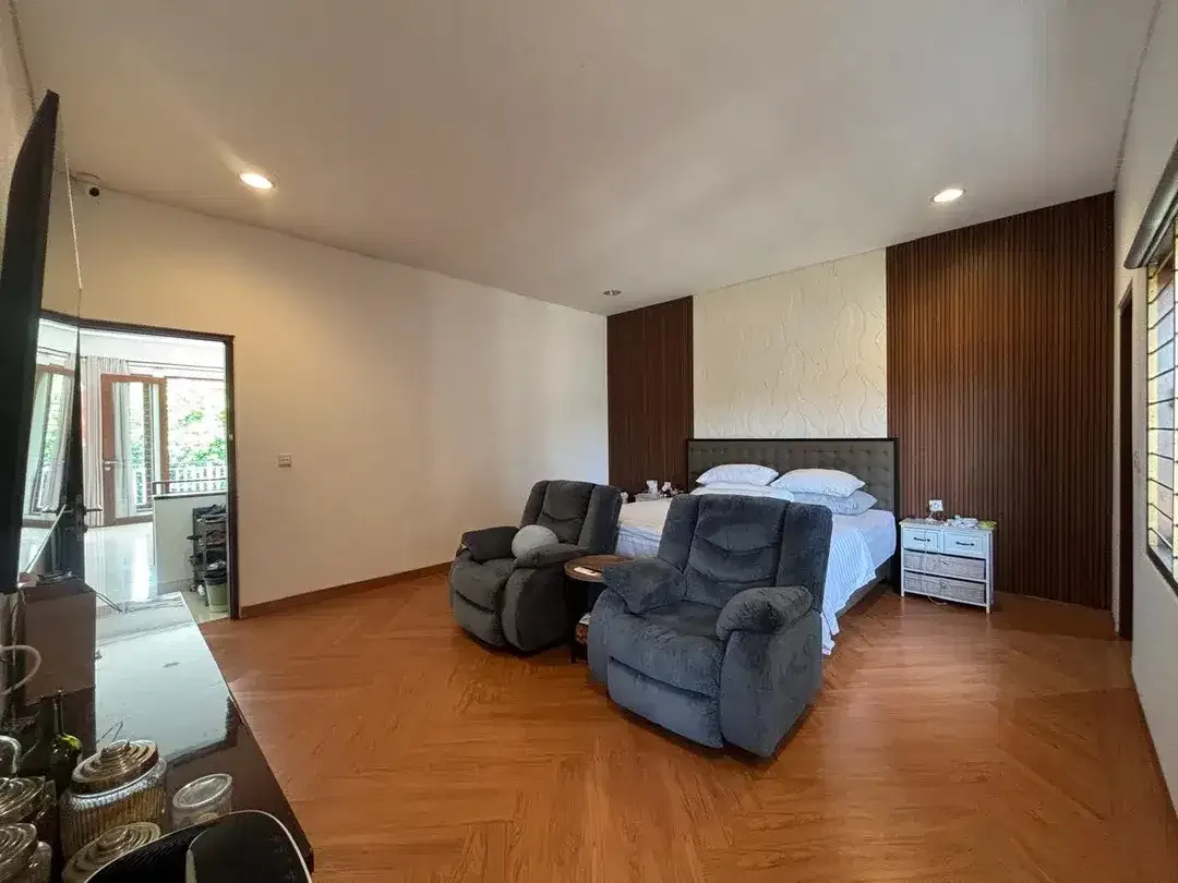 SPACIOUS 4BEDROOM HOUSE IN HARVESTLAND KUTA - Image 5 of 10