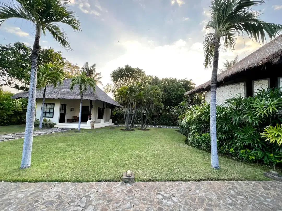 Villa 5 Bedroom di Pinggir Pantai Lovina - Image 2 of 10