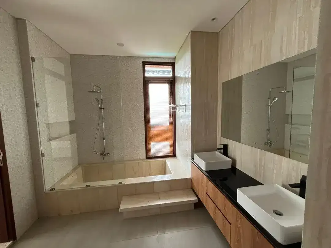 LUXURY 4BEDROOM VILLA PERERENAN CANGGU - Image 4 of 9