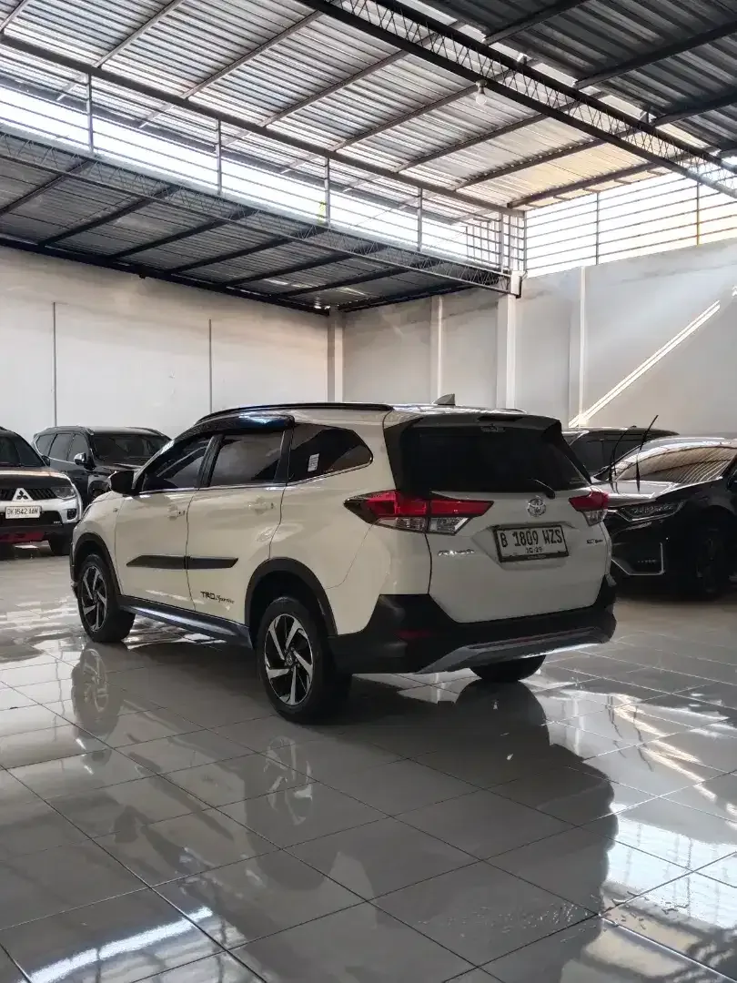 RUSH TRD S MATIC LOW KM TERIMA DK PAJAK BARU - Image 3 of 10