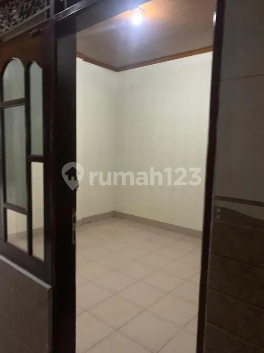 Rumah 3 Lantai Area Padang Sambian, Dekat Jl Tunjung Sari, Gatot Subroto, Muding, Kerobokan, Gunung Sanghyang - Image 2 of 4