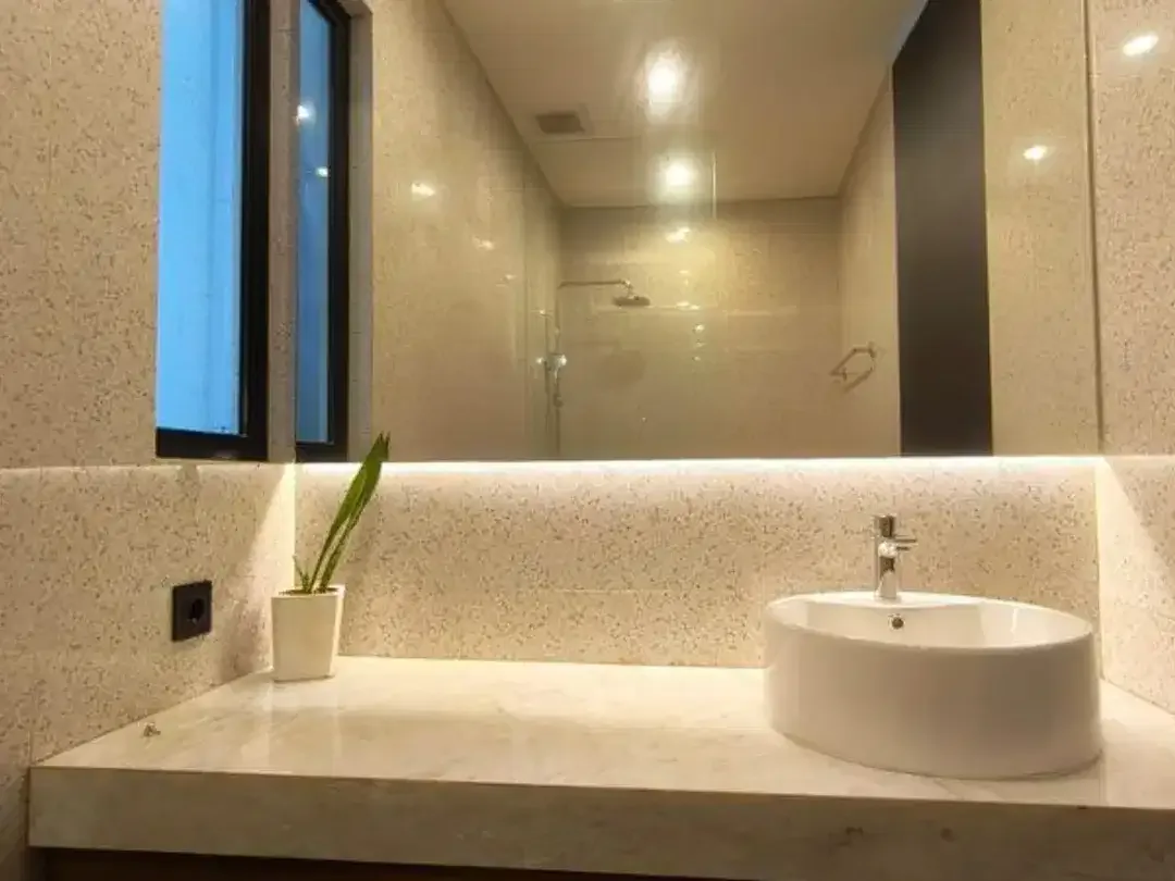 BRAND NEW VILLA FULL FURNISHED DI KOMPLEK GREEN KORI KEROBOKAN BADUNG - Image 10 of 10