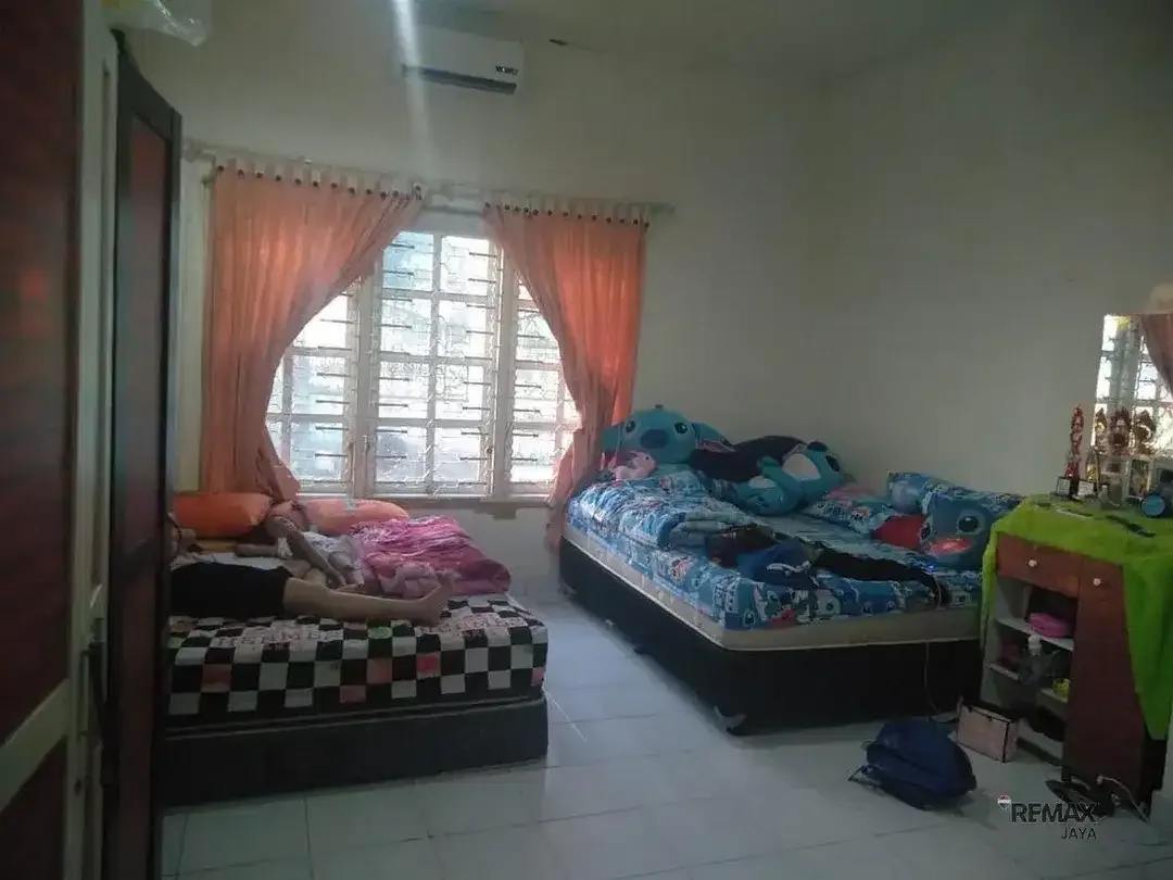 Rumah Luas Tanah 292 m² Lokasi Strategis Dijual, di Denpasar Barat - Image 3 of 6
