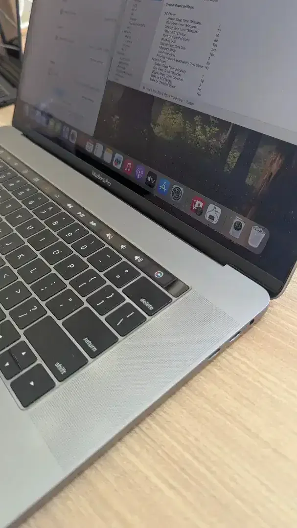 MACBOOK PRO TOUCHBAR 15 16/512GB - Image 2 of 4