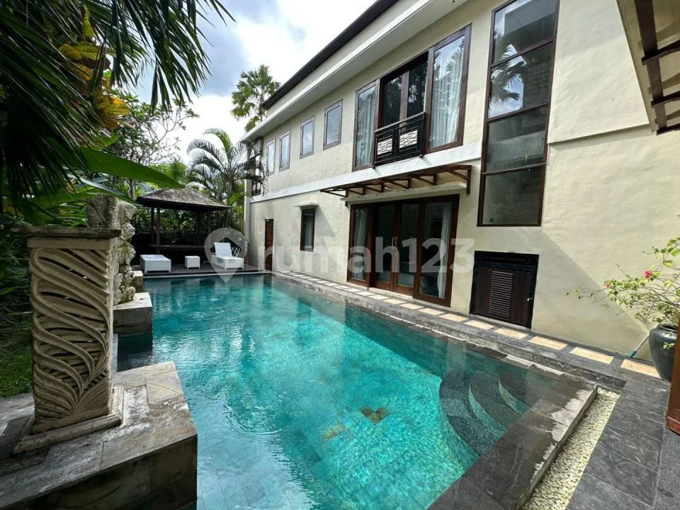 Villa Dijual Lokasi Tumbak Bayuh - Image 1 of 4