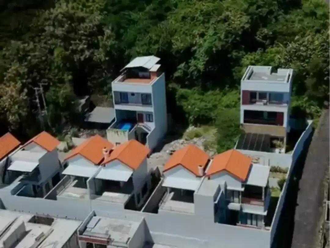 Rumah Konsep Villa + Rooftop Dijual di Jimbaran Dekat Goa Gong - Image 4 of 10