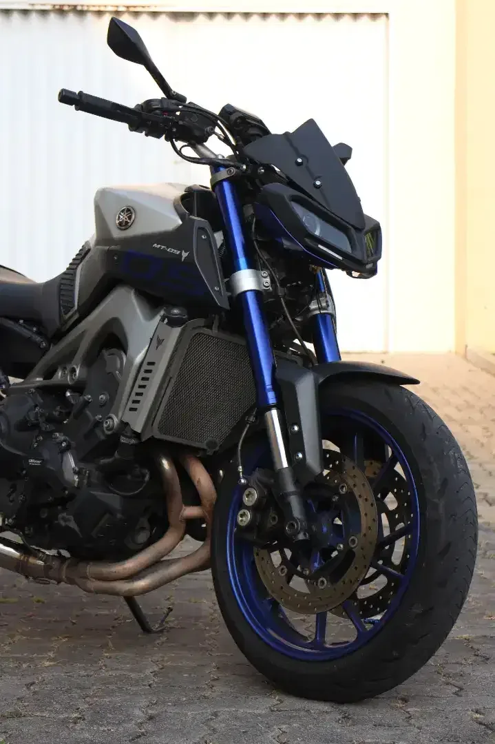 Yamaha Mt09 2017 Blue Race, kondisi full cakep. Full mulus, no PR. - Image 7 of 10