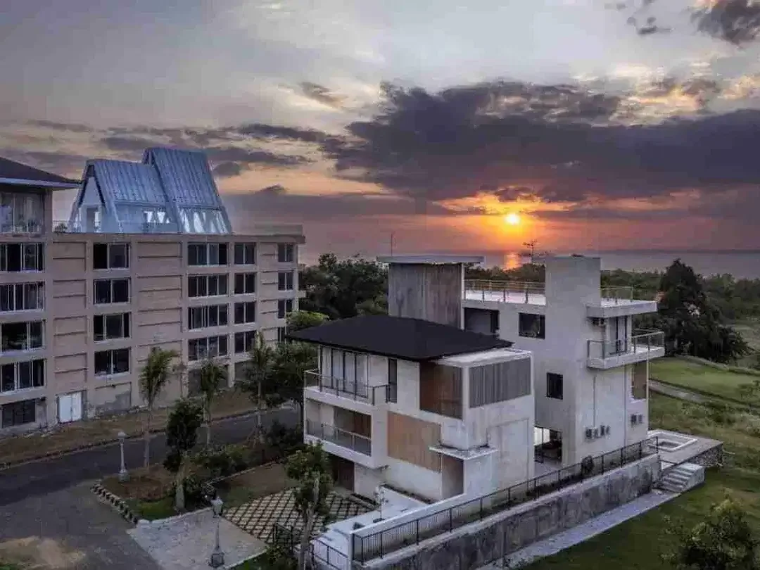 VILLA MODERN LUXURY 4 LANTAI VIEW SUNSET PECATU INDAH RESORT - Image 3 of 10